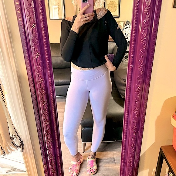 ARITZIA • TNA • Atmosphere Leggings *26” • Size Small • Very Light Purple-Blue - Picture 2 of 16